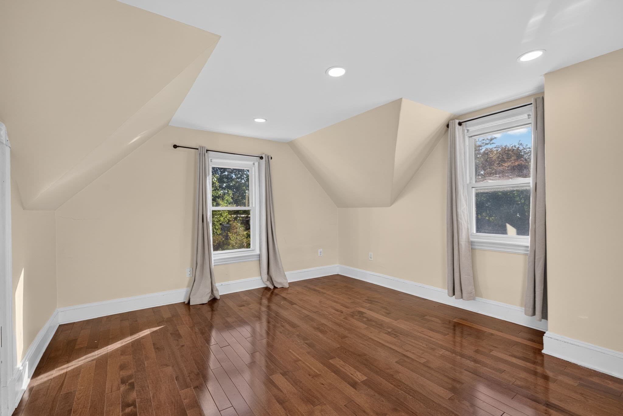 Single Family Residence at 703 S Main St, Randolph MA 02368, Randolph, photo 11 of 39