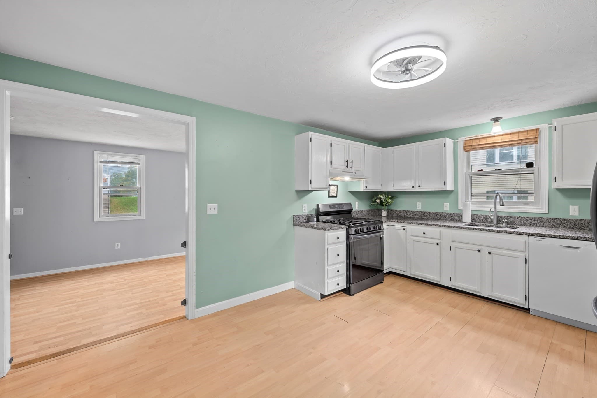 Condominium at 324 Wildwood Ave # 324, Worcester MA 01603, Worcester, photo 9 of 29