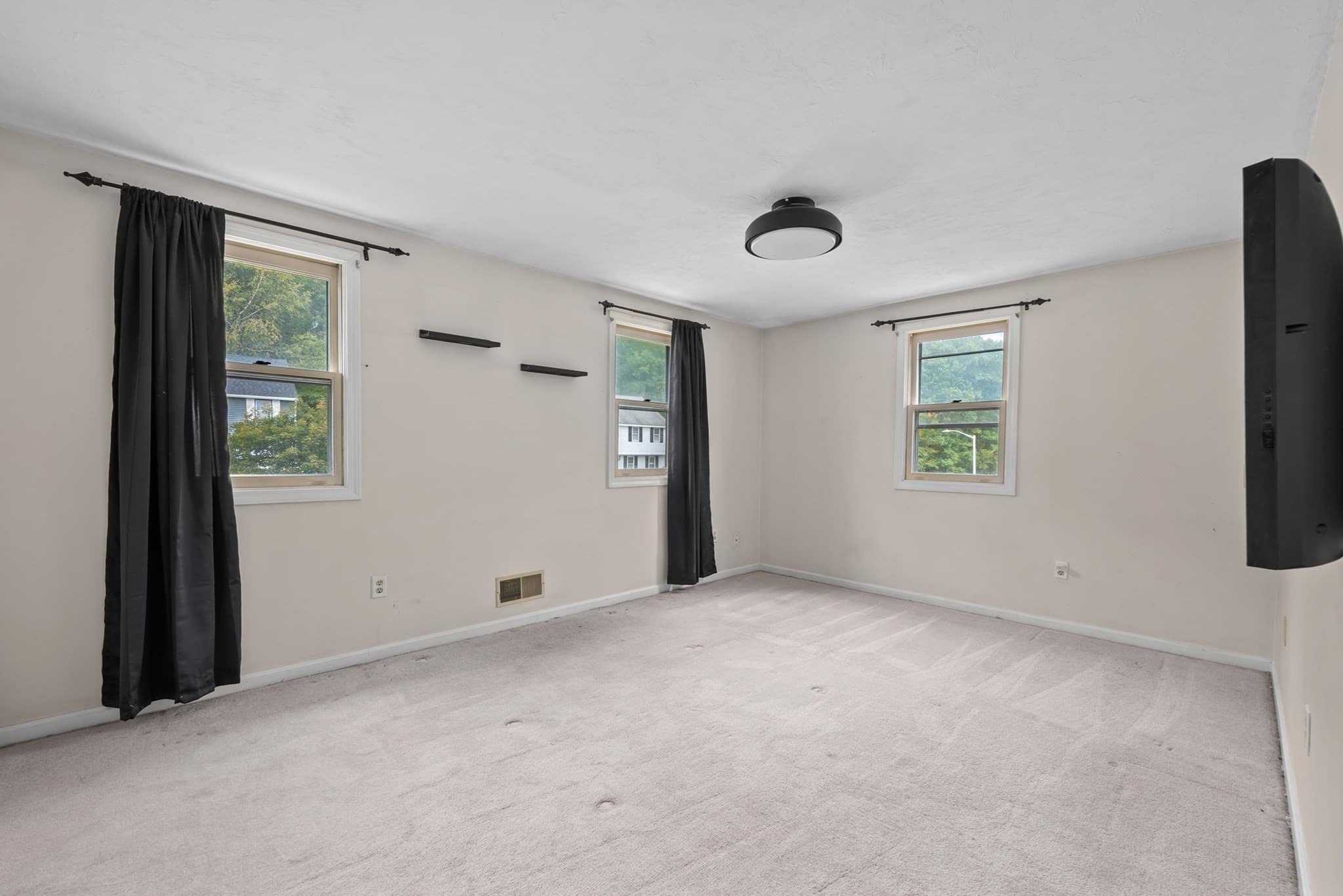 Condominium at 324 Wildwood Ave # 324, Worcester MA 01603, Worcester, photo 15 of 29
