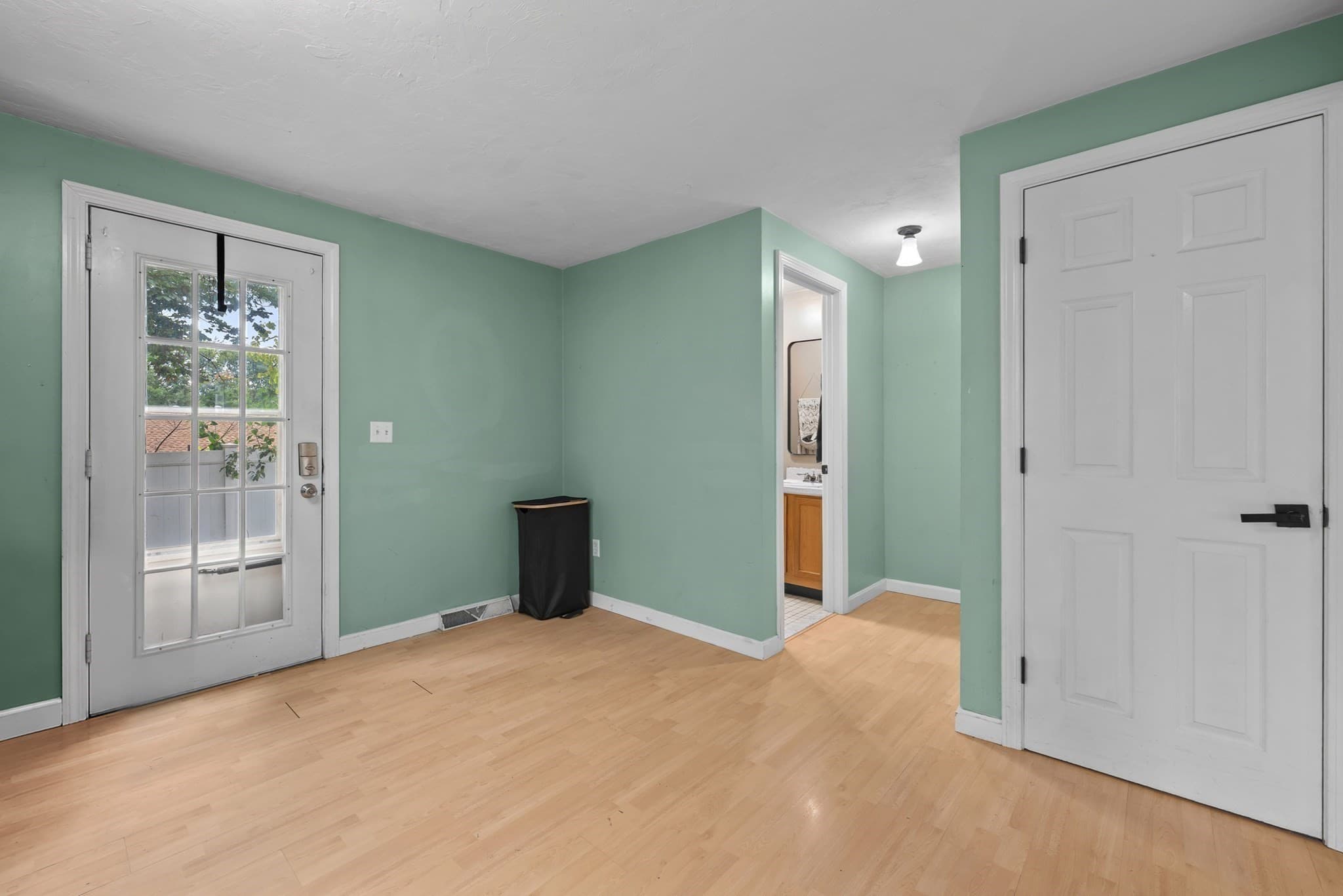 Condominium at 324 Wildwood Ave # 324, Worcester MA 01603, Worcester, photo 11 of 29