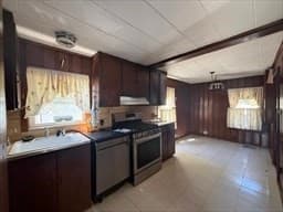 Single Family Residence at 3 Somerville Ave, Braintree MA 02184, Braintree, photo 6 of 22