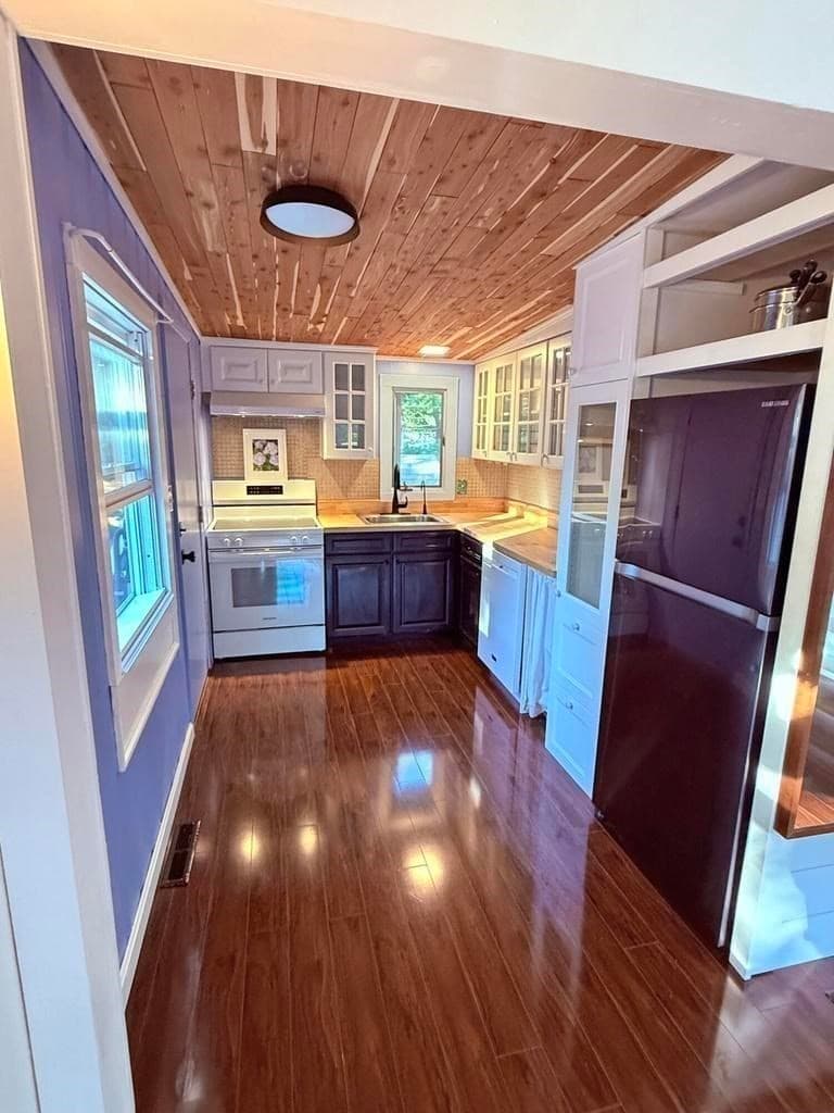Single Family Residence at 10 Atwater Dr, Falmouth MA 02536, Falmouth, photo 5 of 24