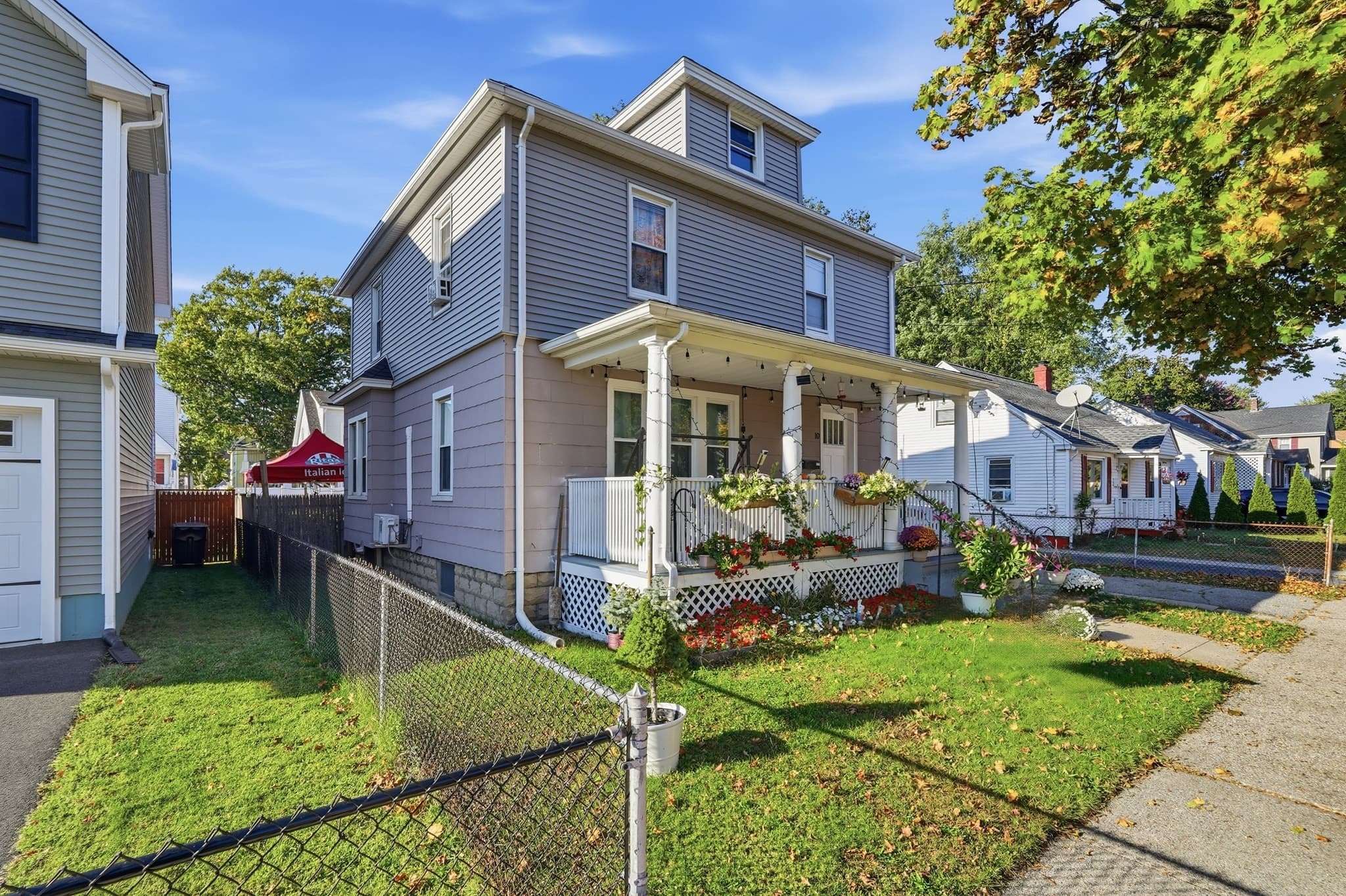 Single Family Residence at 10 Wilber St, Springfield MA 01104, Springfield, photo 2 of 35
