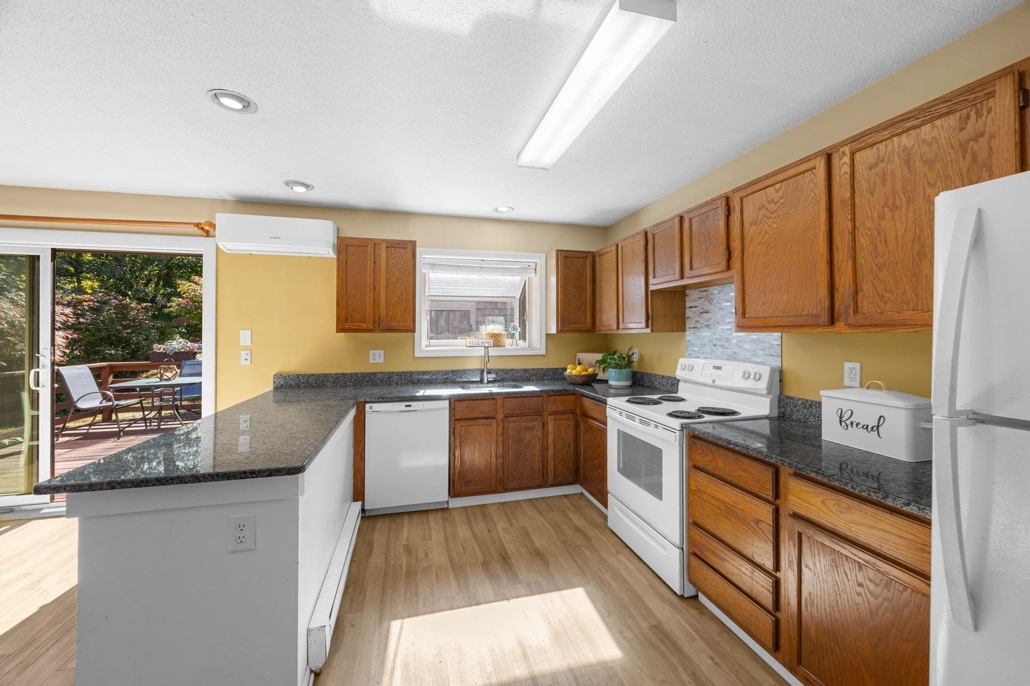 Condominium at 65 Roundhouse Rd # 65, Bourne MA 02532, Bourne, photo 9 of 35