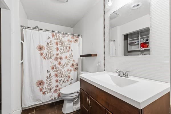 Condominium at 96 Old Colony # 234, Taunton MA 02780, Taunton, photo 4 of 11