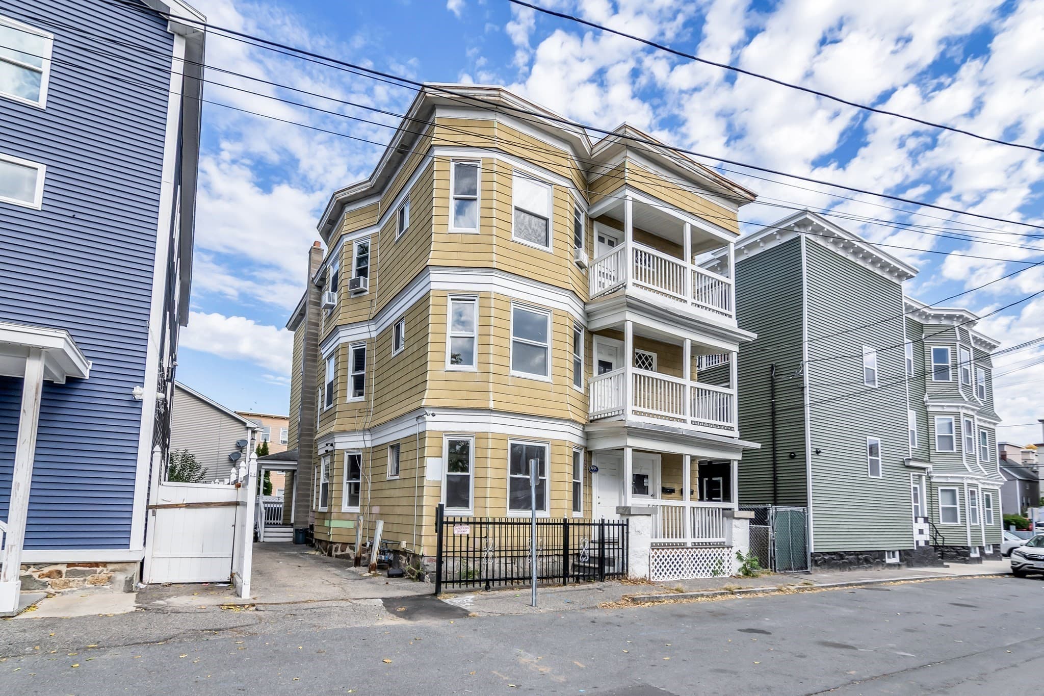 3 Family at 7-9 Champlain Ave, Lawrence MA 01841, Lawrence, photo 2 of 42