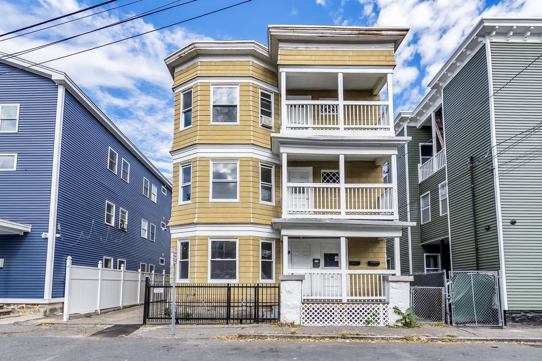 7-9 Champlain Ave, Lawrence MA 01841