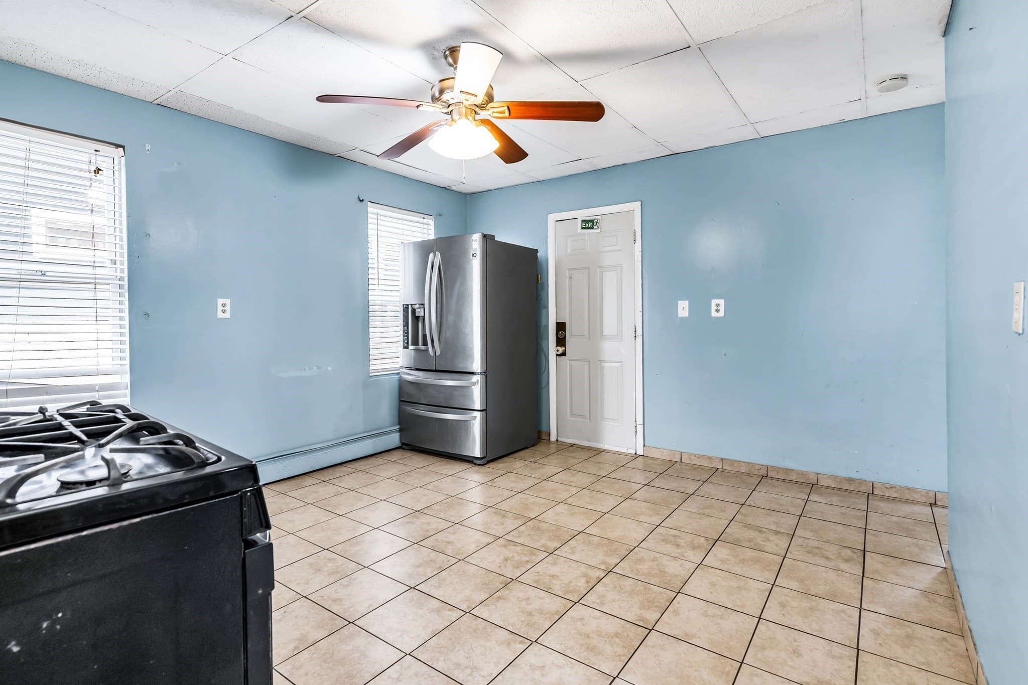 3 Family at 7-9 Champlain Ave, Lawrence MA 01841, Lawrence, photo 10 of 42