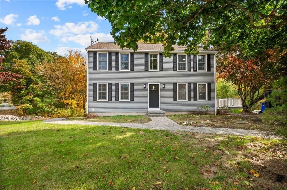 599 Oakhill Ave, Attleboro MA 02703