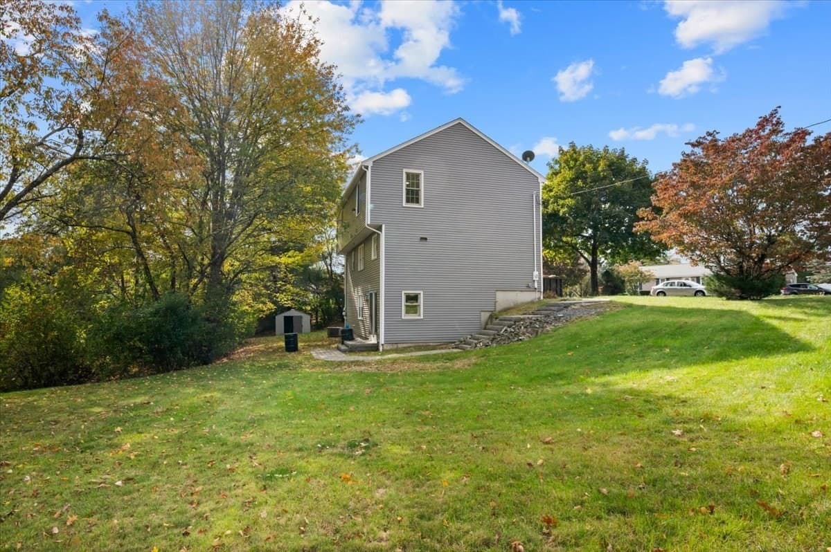 Single Family Residence at 599 Oakhill Ave, Attleboro MA 02703, photo 4 of 42