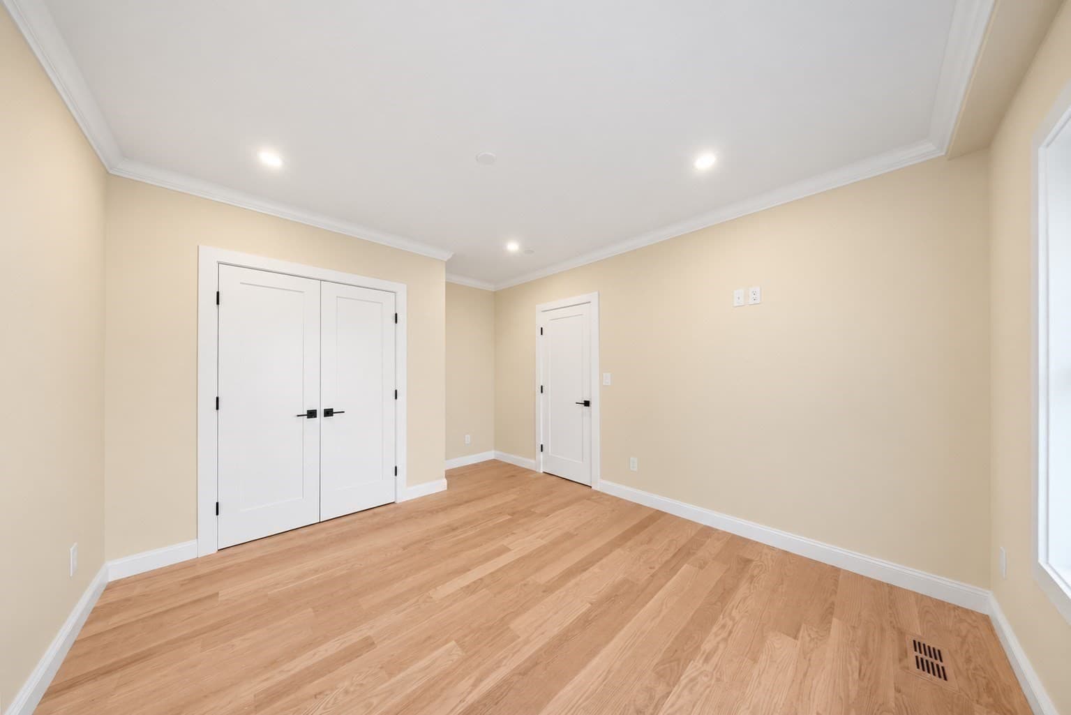 Condominium at 64 Dalby St # 1, Newton MA 02458, Newton, photo 5 of 22