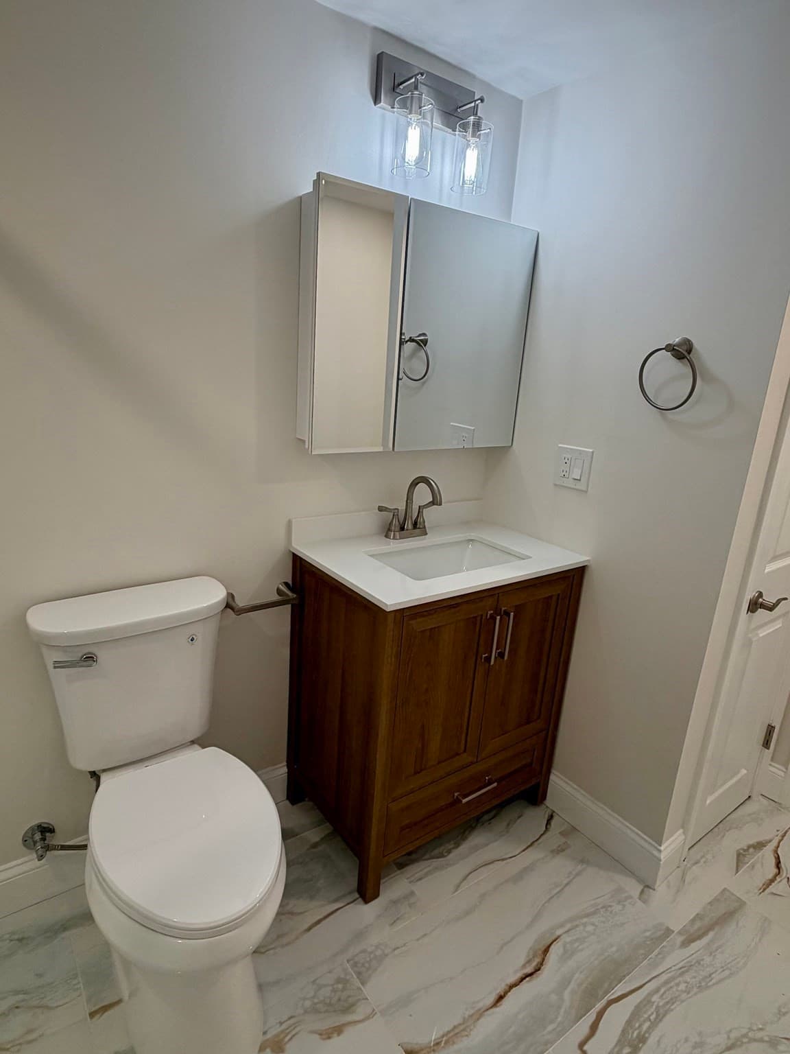 Single Family Residence at 19 New Searles Rd, Nashua NH 03062, Nashua, photo 11 of 31