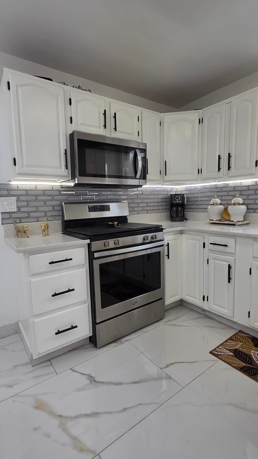 Single Family Residence at 463 Potters Ave, Providence RI 02907, Providence, photo 7 of 37