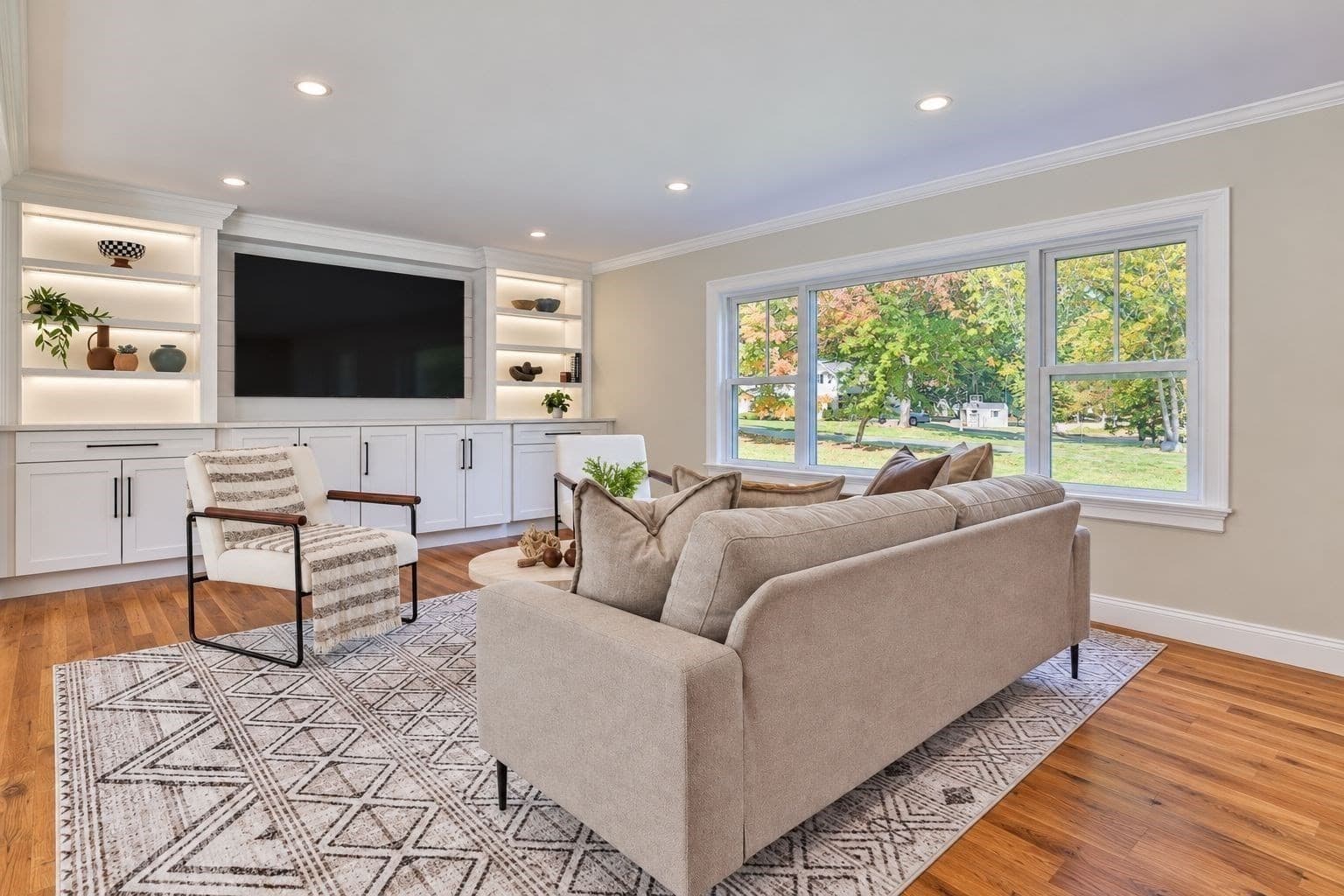 Single Family Residence at 5 Townsend Rd, Lynnfield MA 01940, Lynnfield, photo 11 of 42