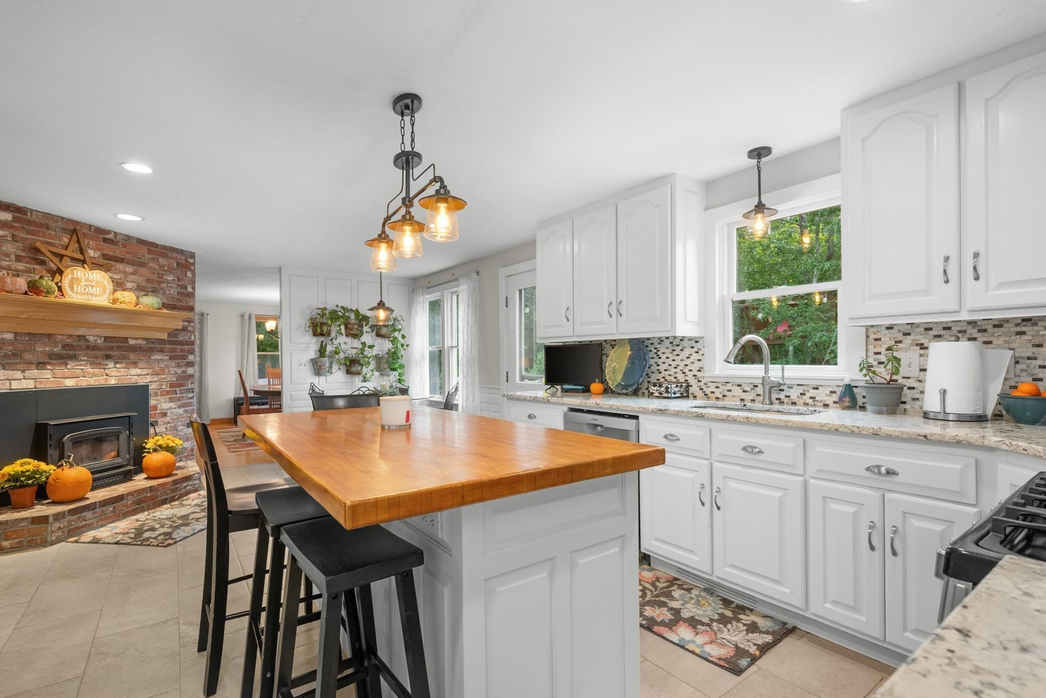 Single Family Residence at 53 Kettle Hole Rd, Barnstable MA 02668, Barnstable, photo 13 of 42