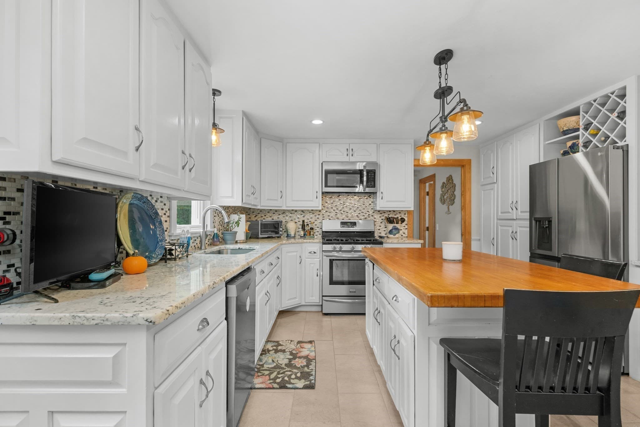 Single Family Residence at 53 Kettle Hole Rd, Barnstable MA 02668, Barnstable, photo 11 of 42