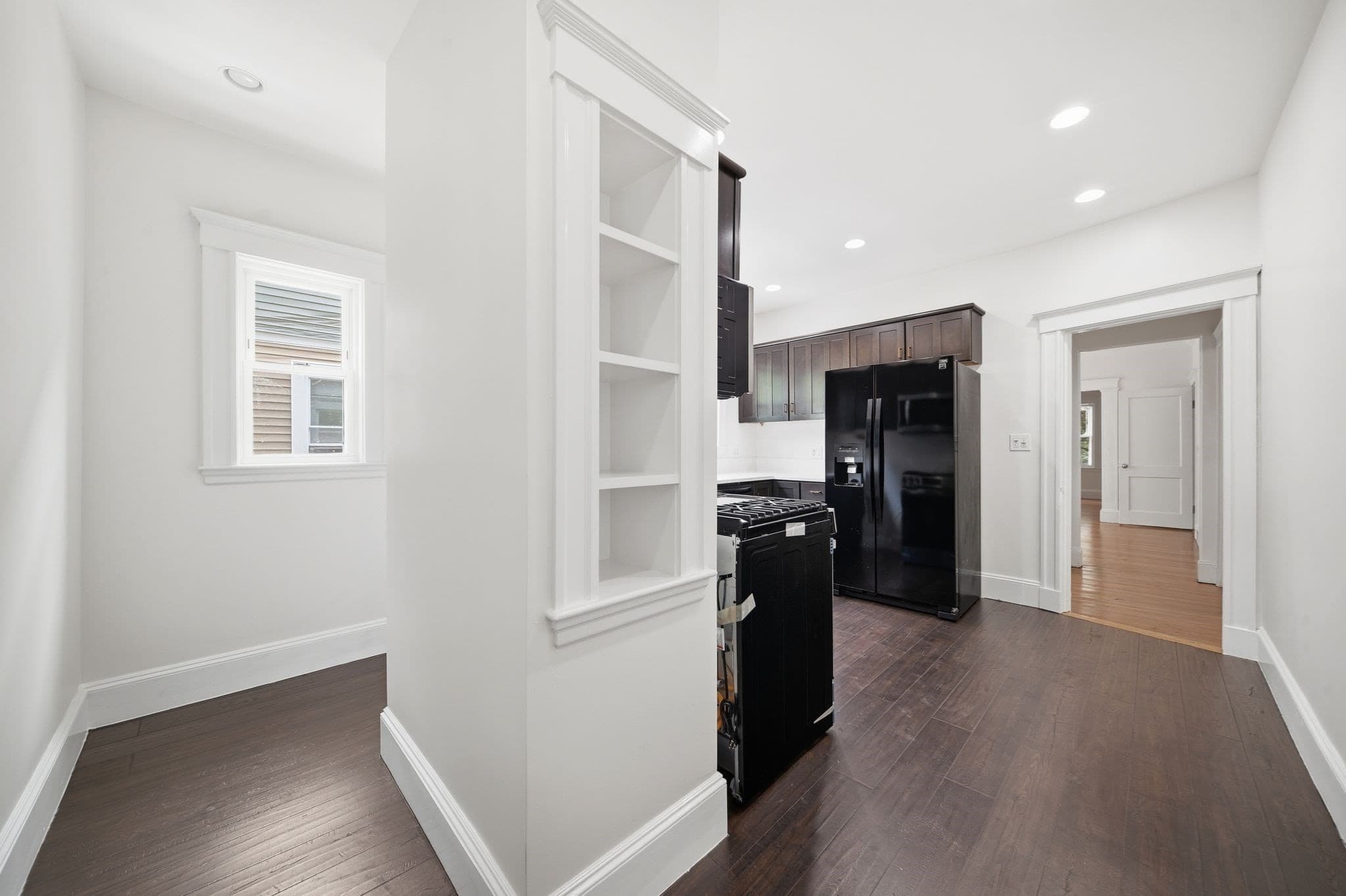 2 Family - 2 Units Up/Down at 303 Alewife Brook Pkwy, Somerville MA 02144, Somerville, photo 5 of 38