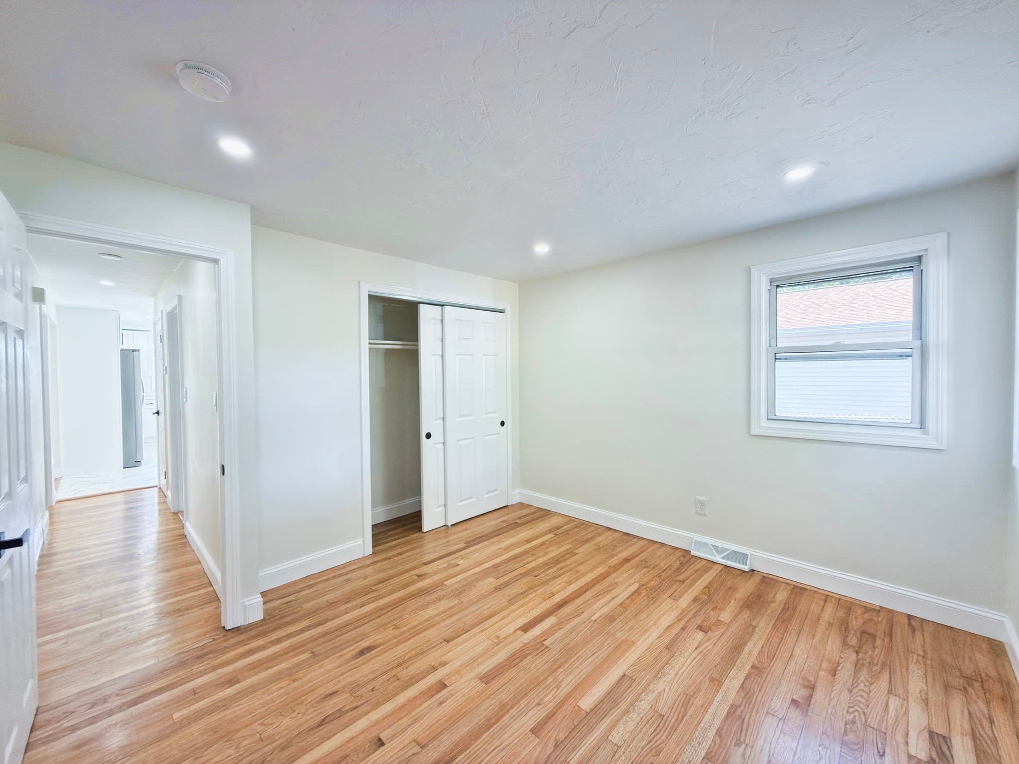 Single Family Residence at 32 Turnpike St, North Andover MA 01845, North Andover, photo 12 of 26