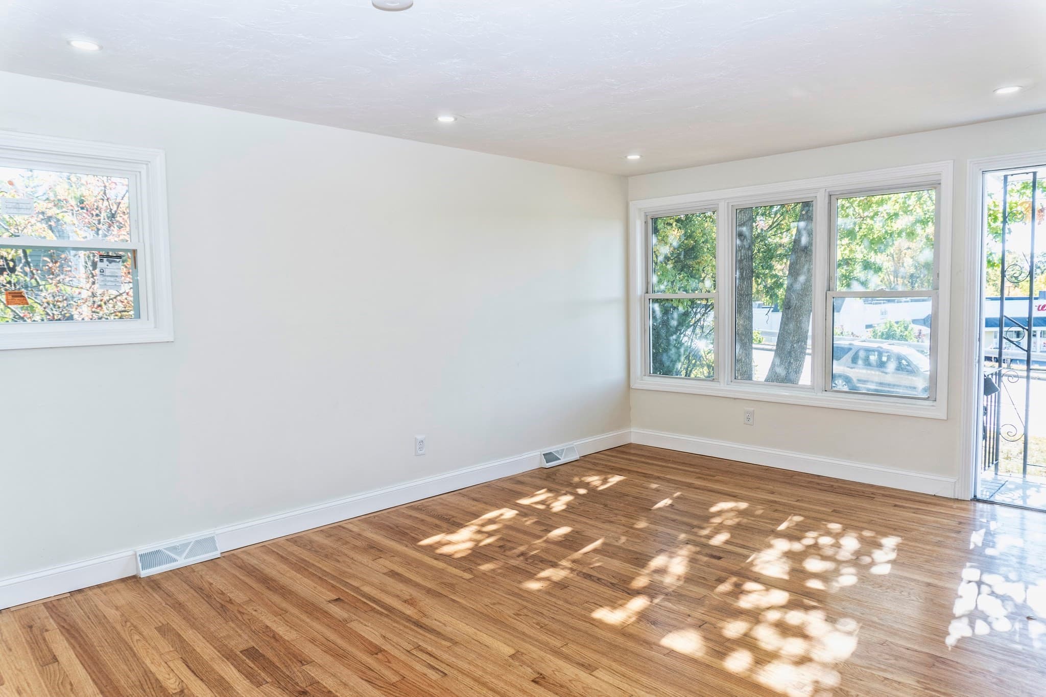 Single Family Residence at 32 Turnpike St, North Andover MA 01845, North Andover, photo 3 of 26