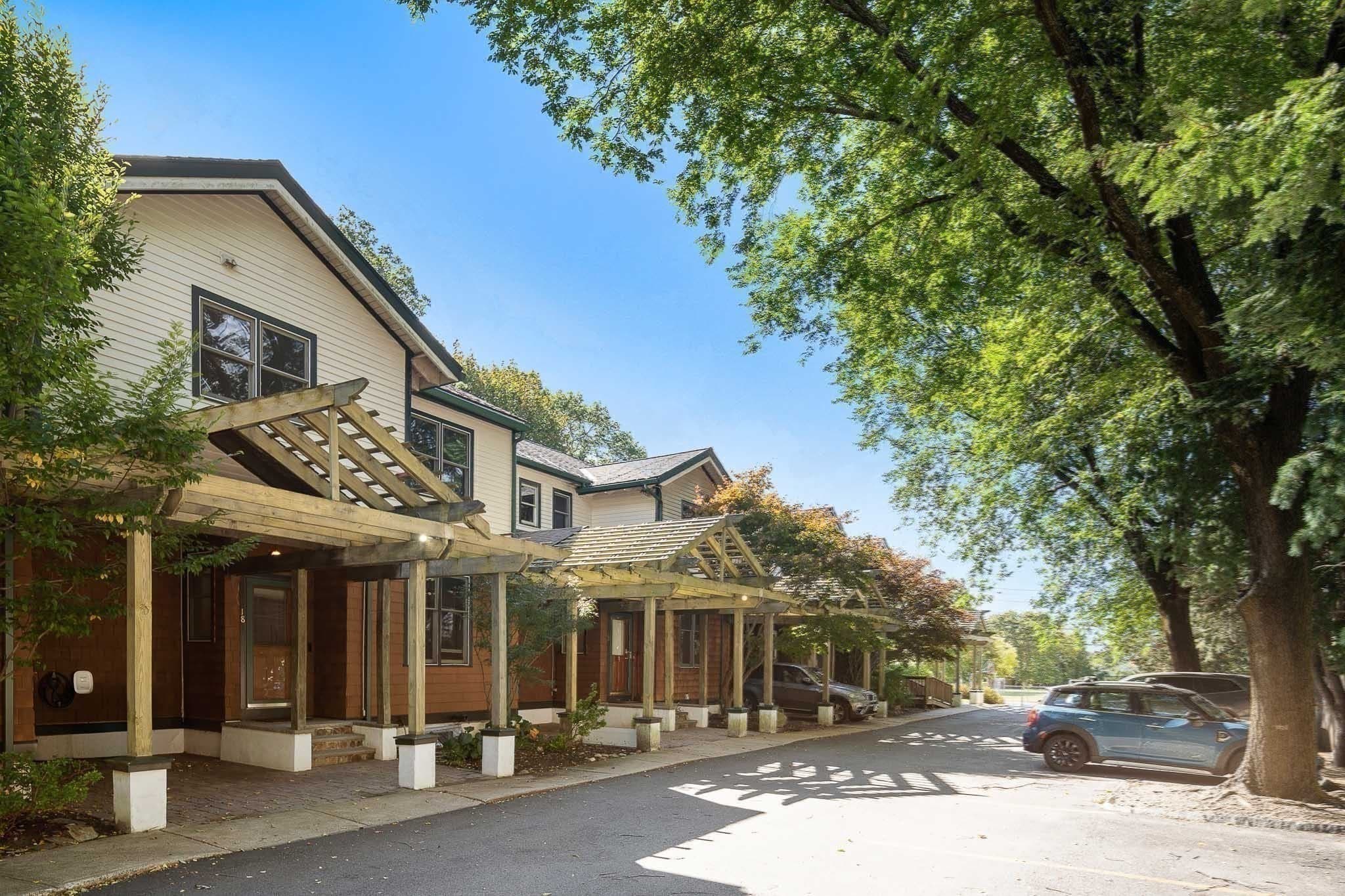 Condominium at 18 Pettee St # 18, Newton MA 02464, Newton, photo 19 of 29