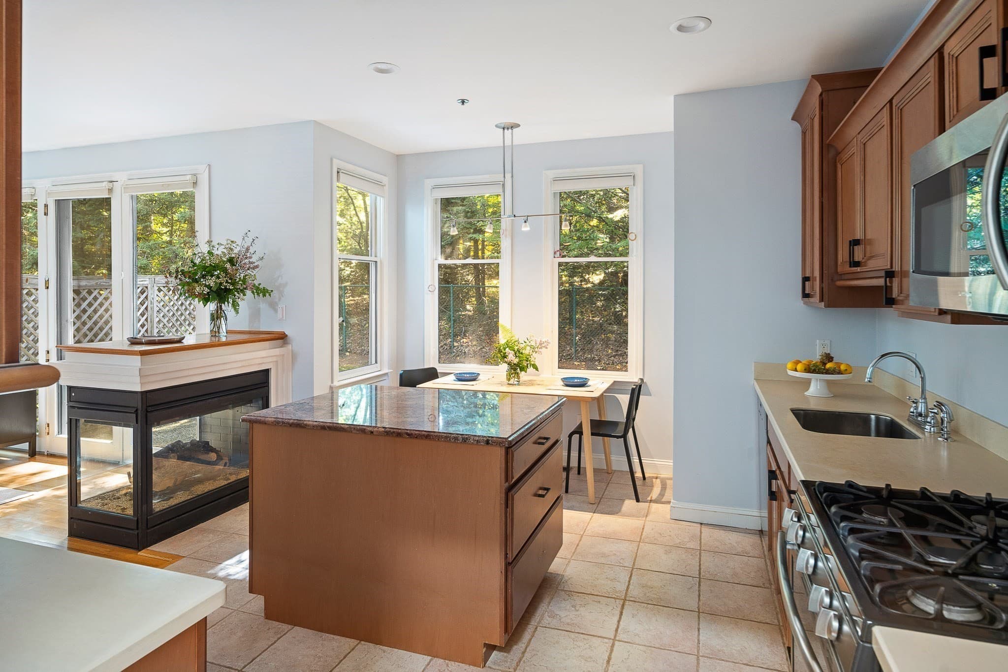 Condominium at 18 Pettee St # 18, Newton MA 02464, Newton, photo 8 of 29