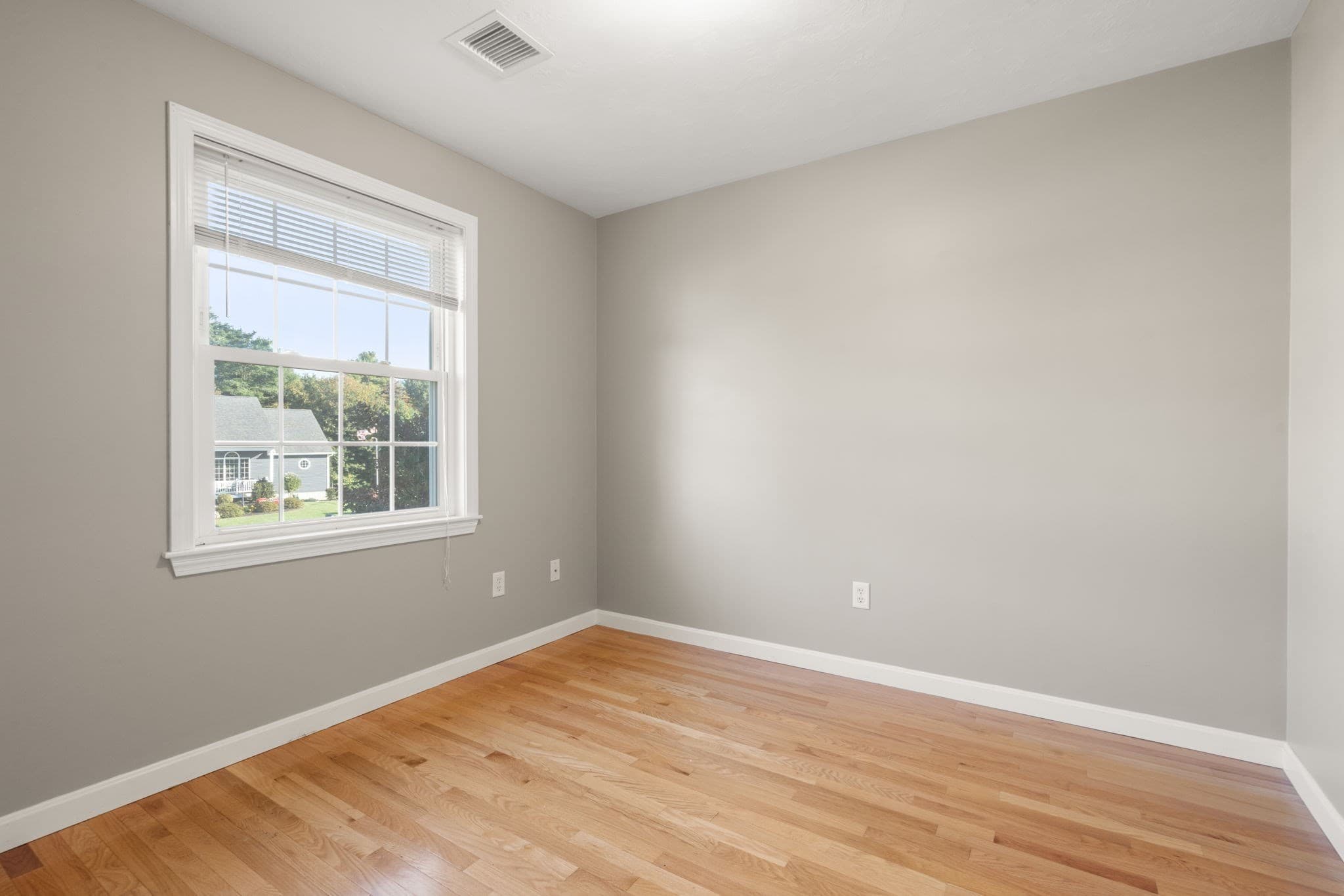 Single Family Residence at 3076 Hunters Hill Dr, Dighton MA 02715, Dighton, photo 9 of 36