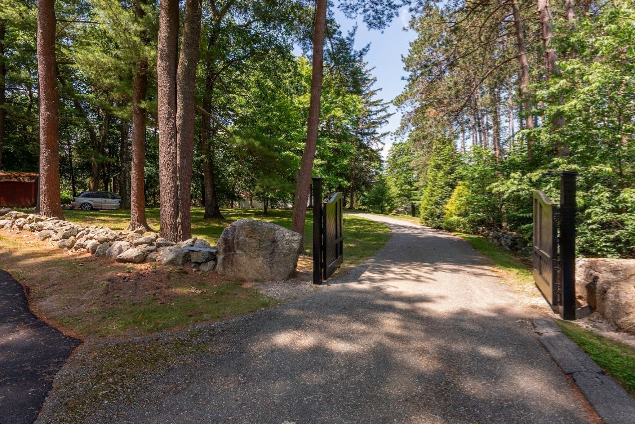 Single Family Residence at 10 Reiling Pond Rd, Lincoln MA 01773, Lincoln, photo 22 of 24