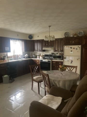 Single Family Residence at 55 Northmere, Fall River MA 02723, Fall River, photo 11 of 17