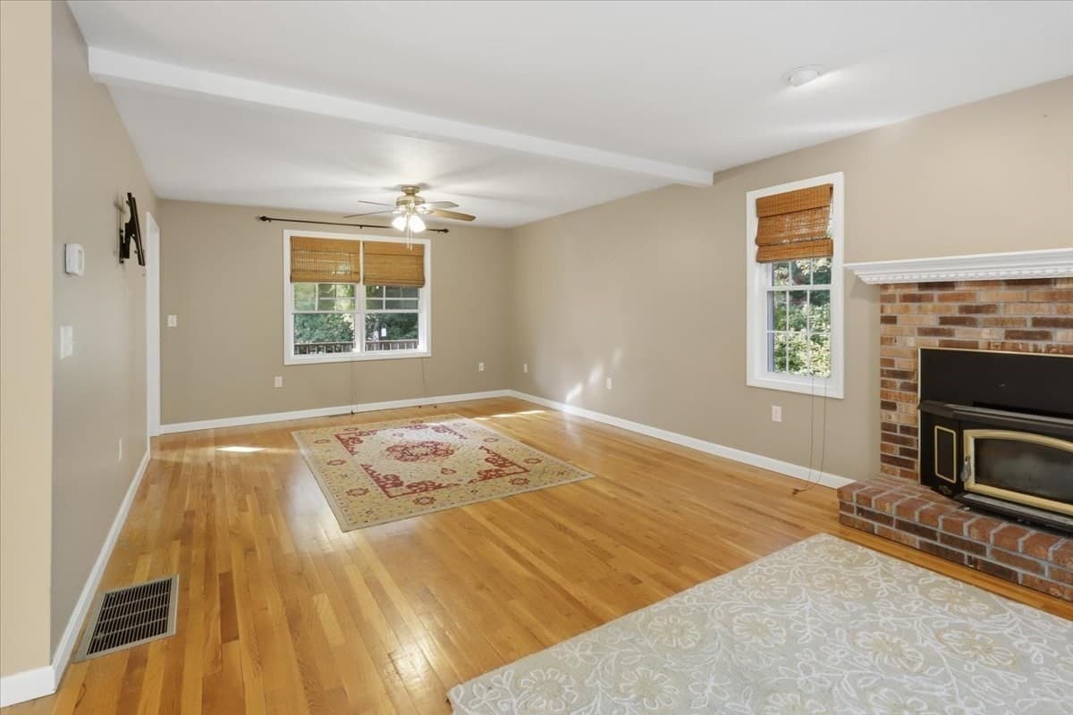 Single Family Residence at 319 Oak St, Swansea MA 02777, Swansea, photo 7 of 35