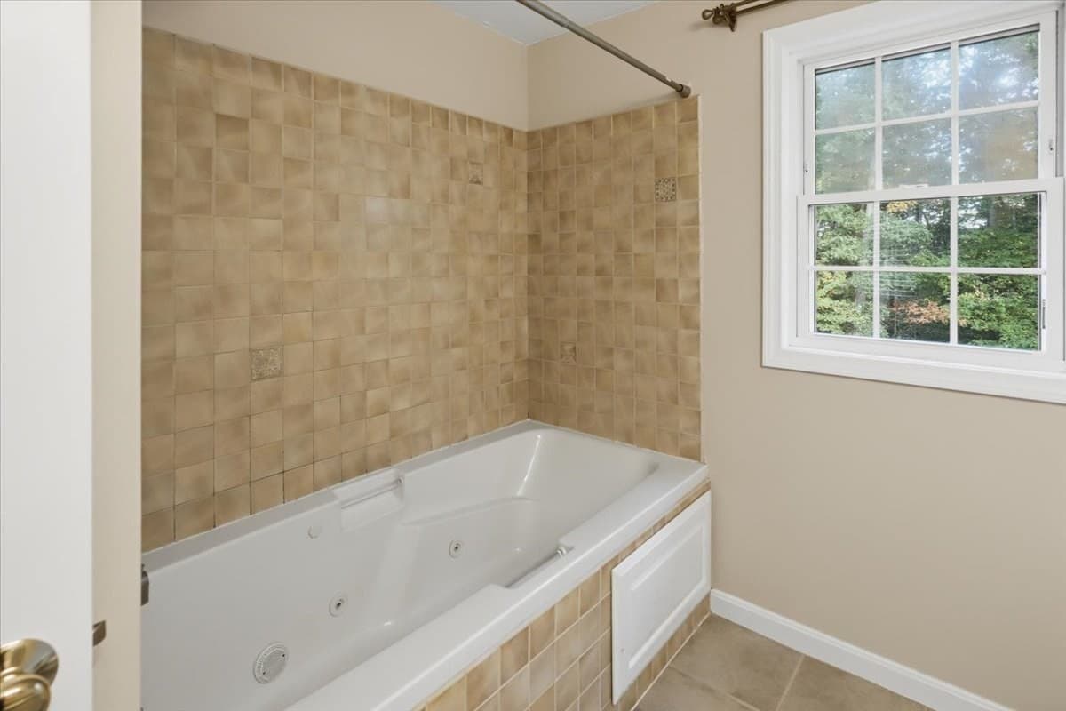 Single Family Residence at 319 Oak St, Swansea MA 02777, Swansea, photo 18 of 35