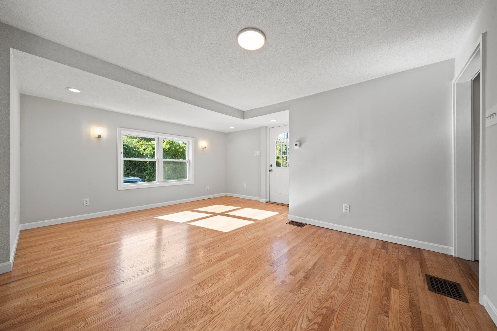 Single Family Residence at 26 Neptune Street Court, Lynn MA 01905, Lynn, photo 5 of 24