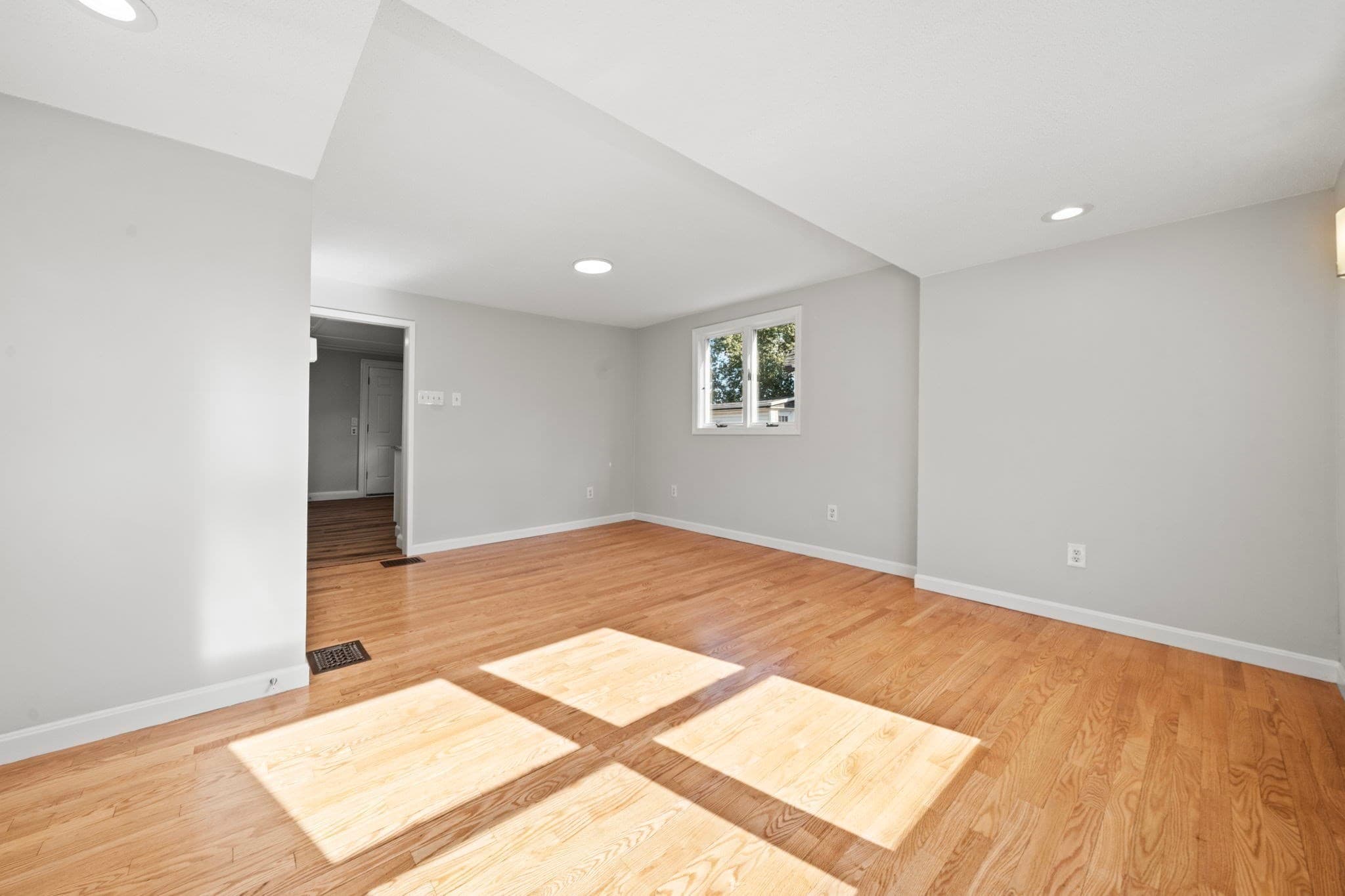 Single Family Residence at 26 Neptune Street Court, Lynn MA 01905, Lynn, photo 9 of 24