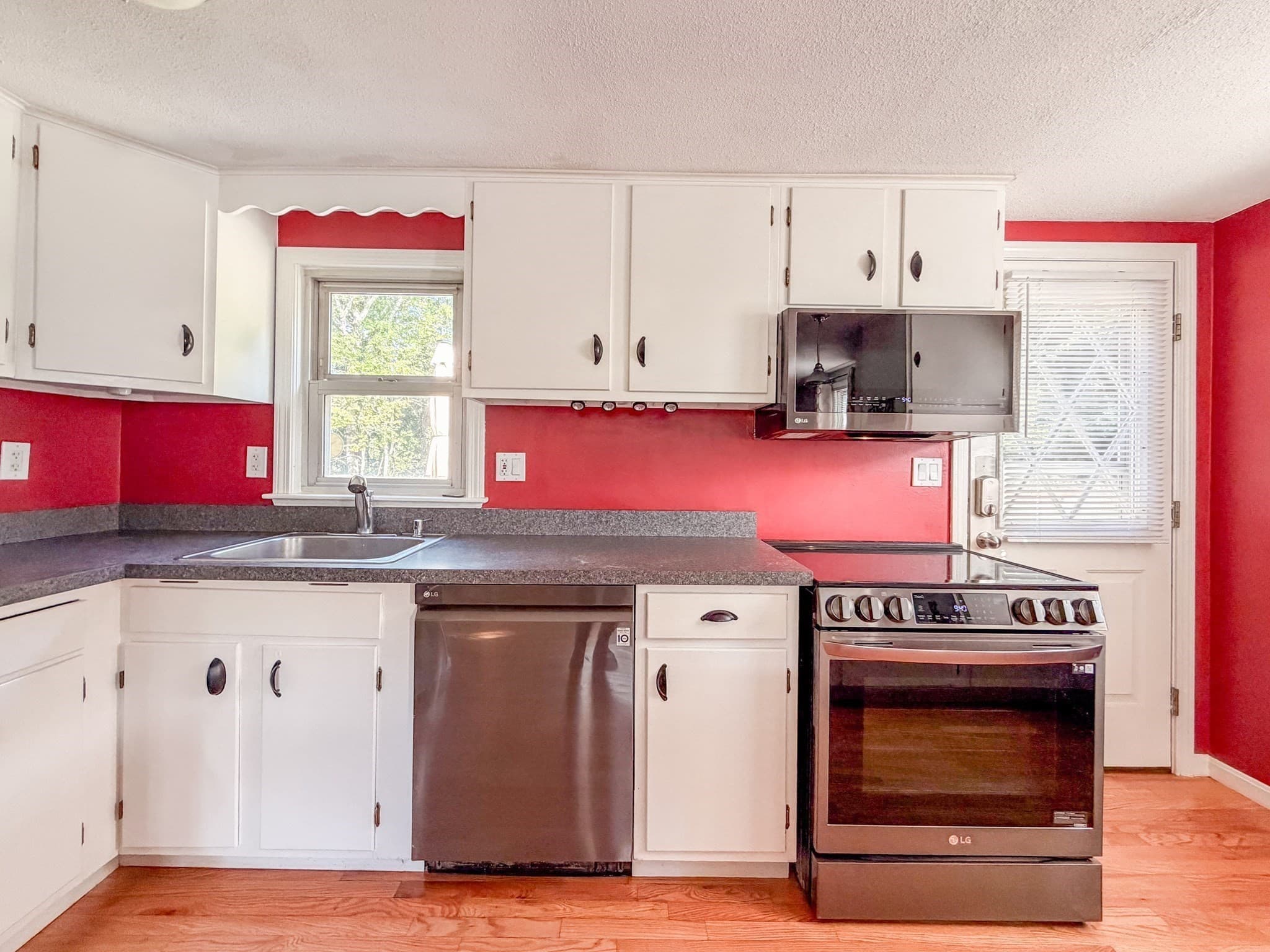 Single Family Residence at 64 Hillside Dr, Plymouth MA 02360, Plymouth, photo 4 of 21