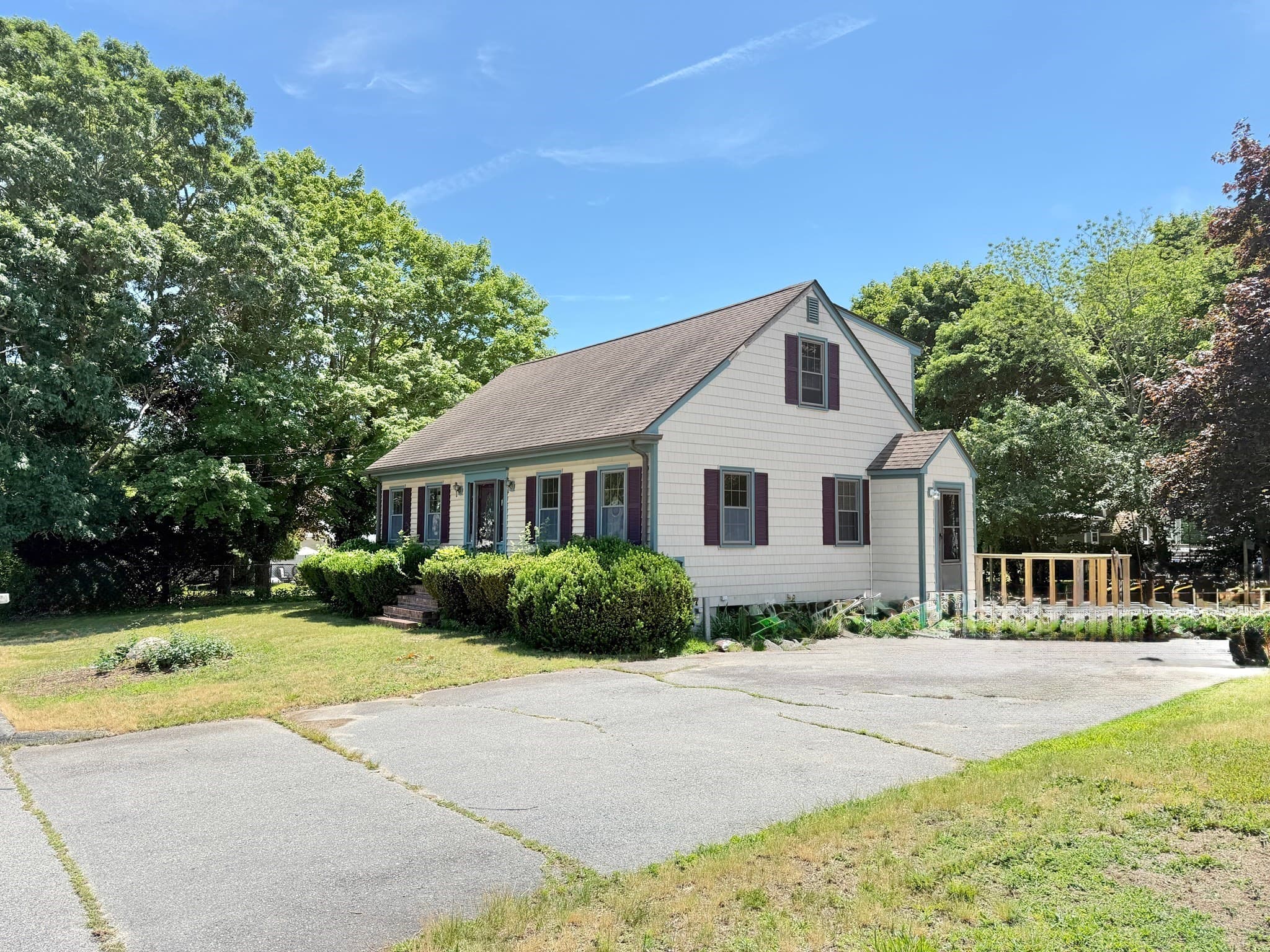 Single Family Residence at 3 Pine Ave, Fairhaven MA 02719, Fairhaven, photo 2 of 27