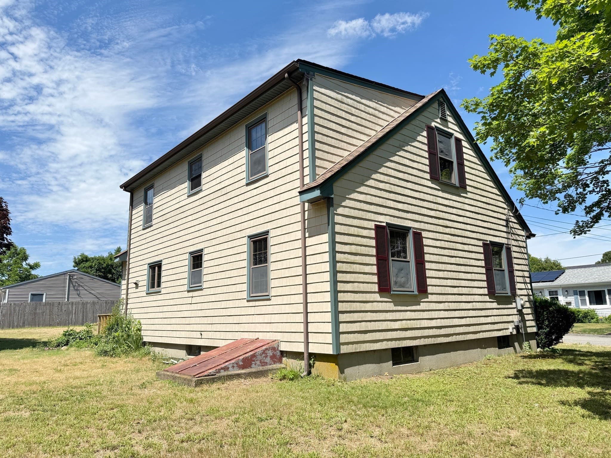 Single Family Residence at 3 Pine Ave, Fairhaven MA 02719, Fairhaven, photo 3 of 27