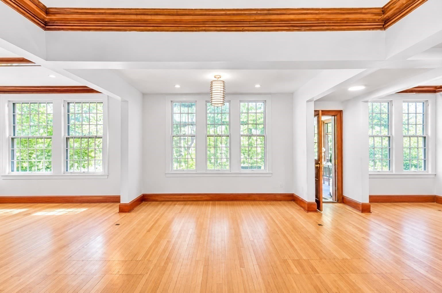 Single Family Residence at 190 Fort Pleasant Ave, Springfield MA 01108, Springfield, photo 15 of 36