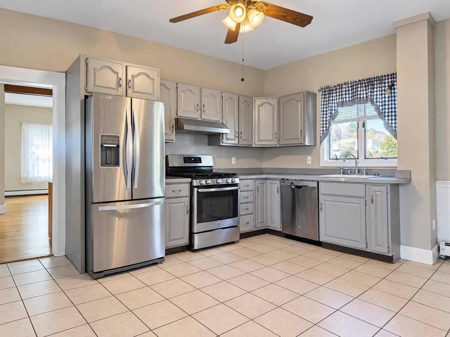 Single Family Residence at 90 Birch St, Fitchburg MA 01420, Fitchburg, photo 5 of 15
