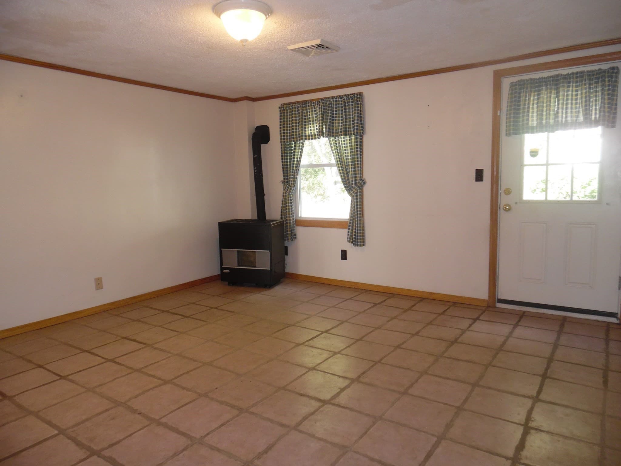 Single Family Residence at 21 Burnside Drive, Swansea MA 02777, Swansea, photo 16 of 21