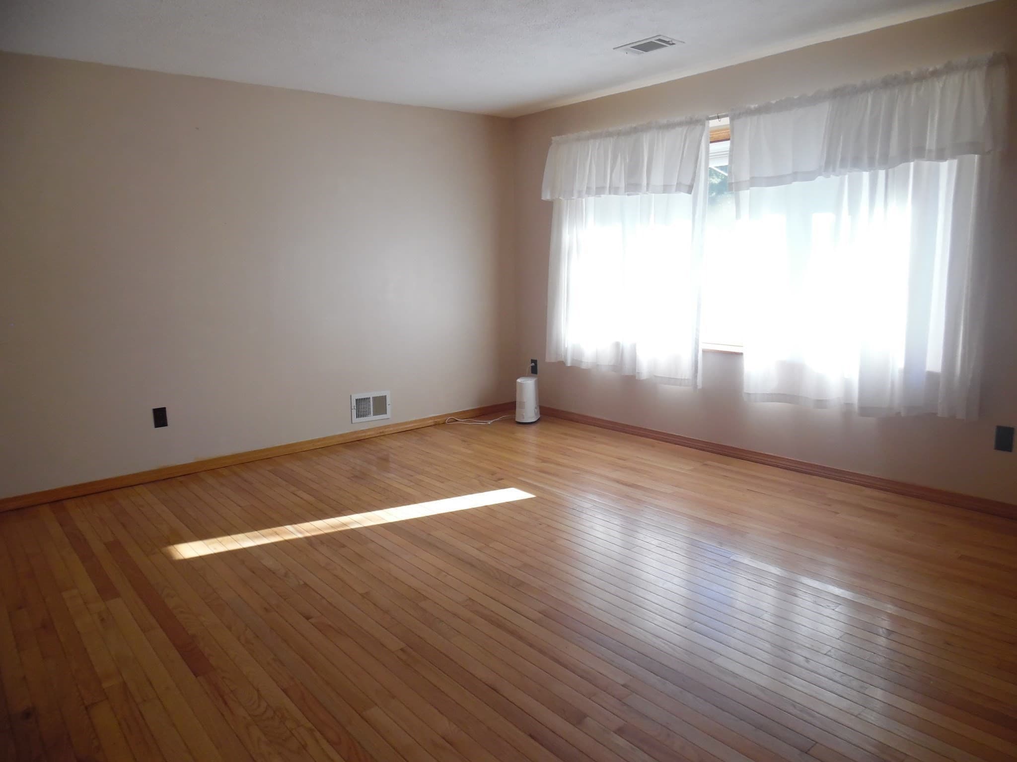 Single Family Residence at 21 Burnside Drive, Swansea MA 02777, Swansea, photo 4 of 21