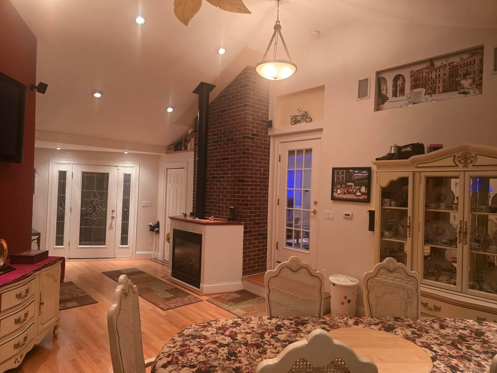 Single Family Residence at 39 Walnut Street, Saugus MA 01906, Saugus, photo 3 of 40