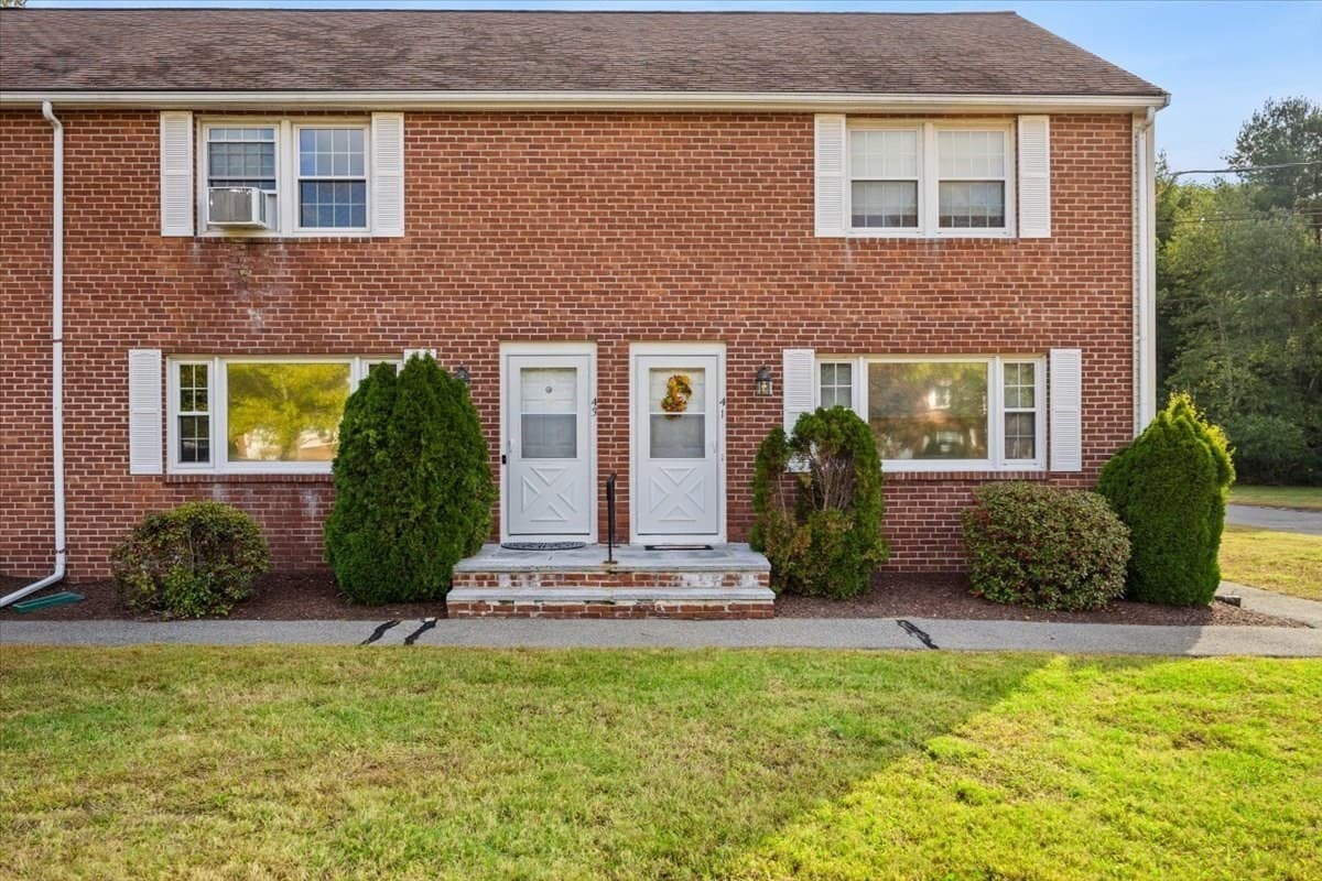Condominium at 43 Willow Ridge Dr # 43, Bridgewater MA 02324, Bridgewater, photo 2 of 39