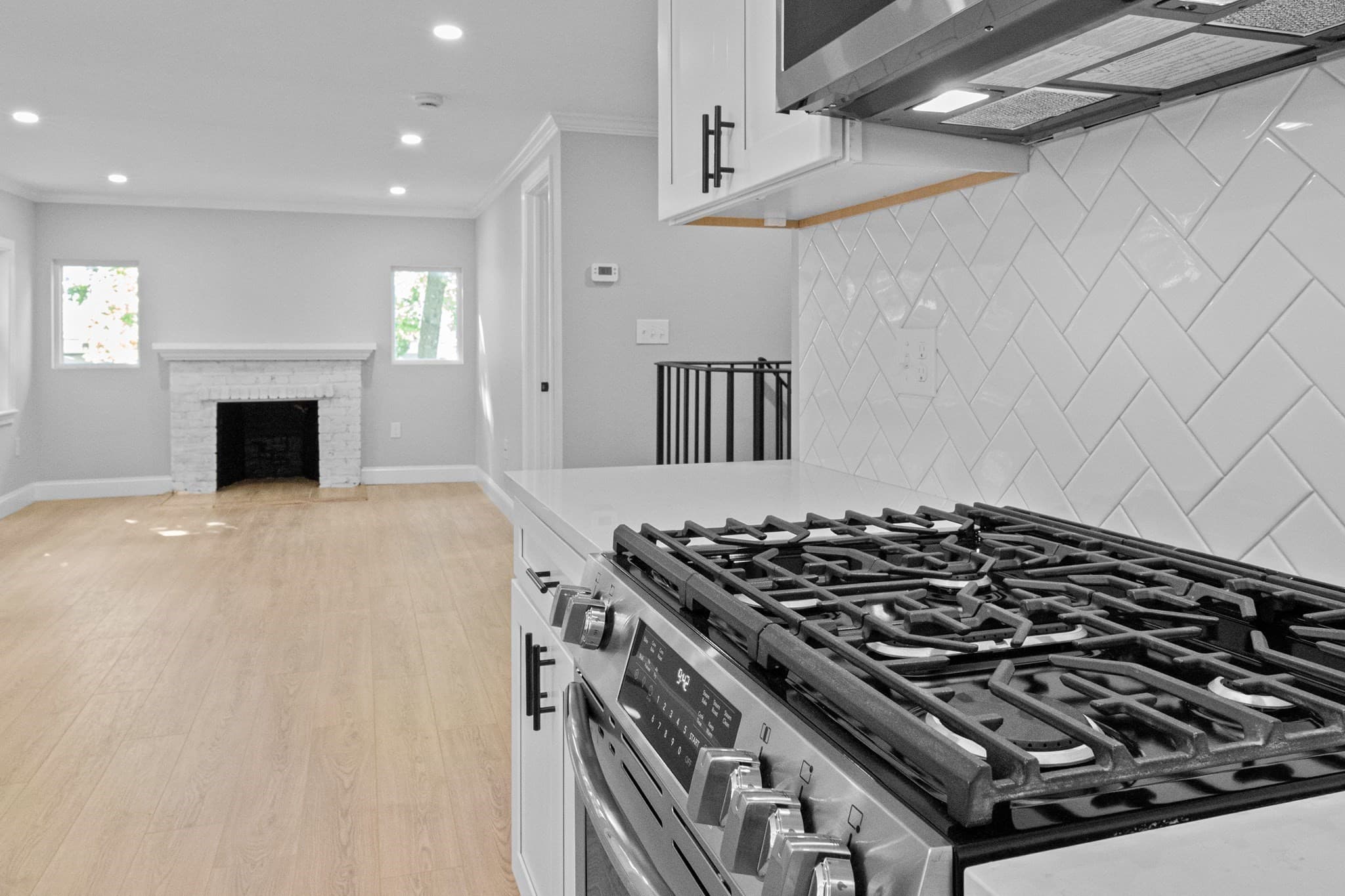 Single Family Residence at 9 Walden Pond Ave, Saugus MA 01906, Saugus, photo 6 of 42