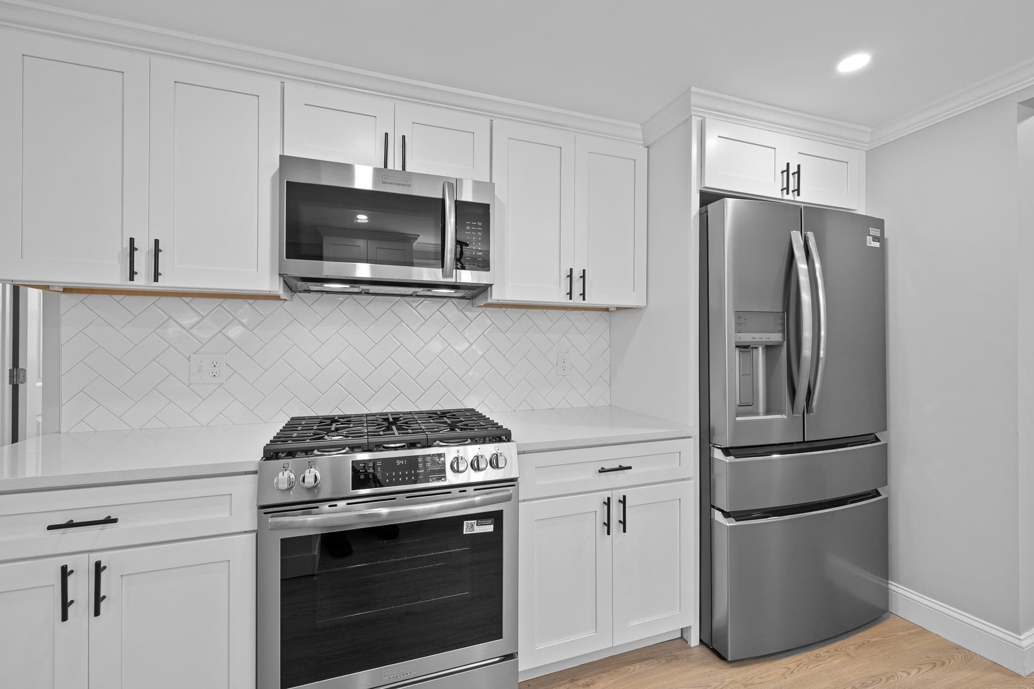 Single Family Residence at 9 Walden Pond Ave, Saugus MA 01906, Saugus, photo 7 of 42
