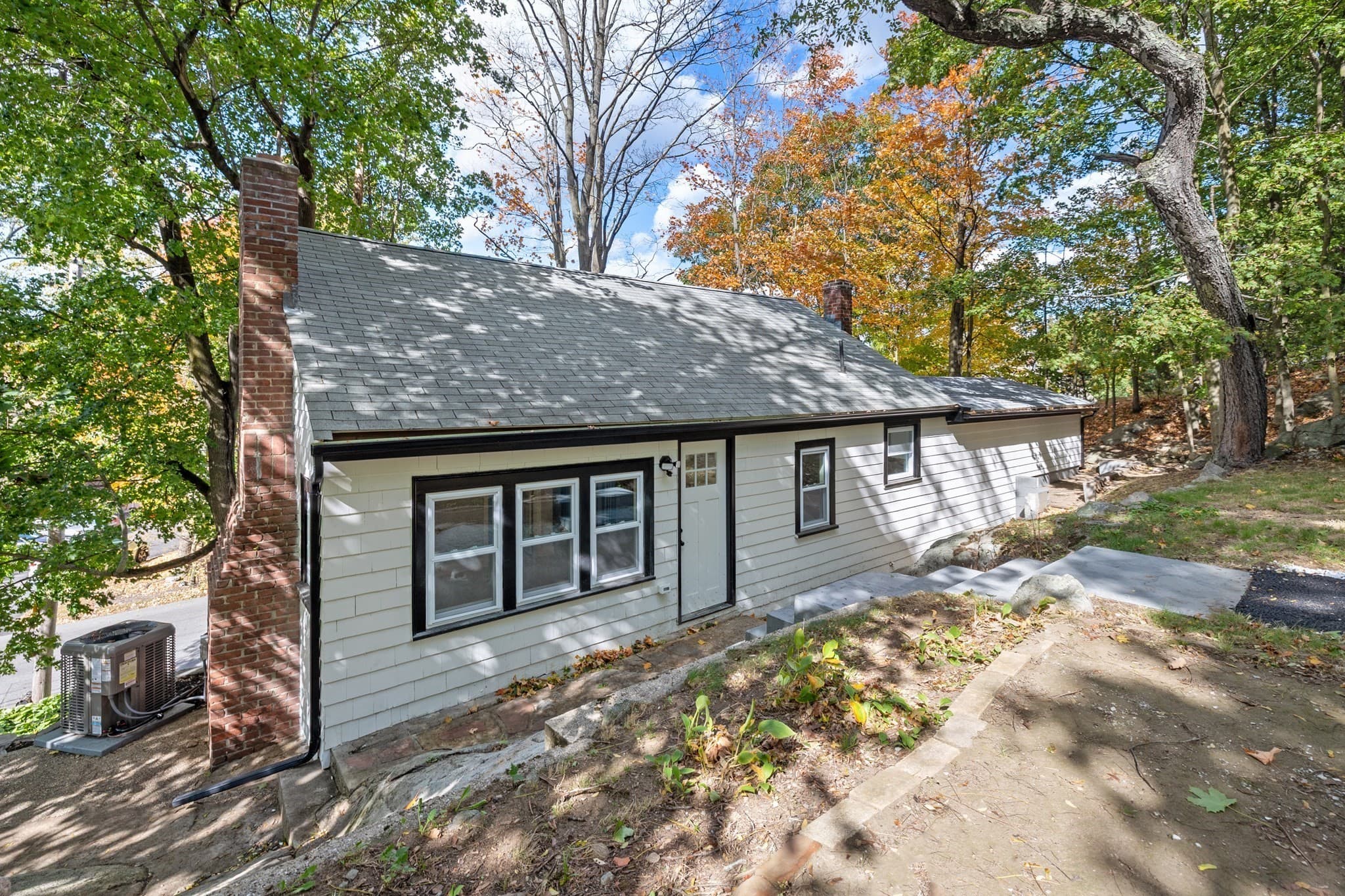 9 Walden Pond Ave, Saugus MA 01906