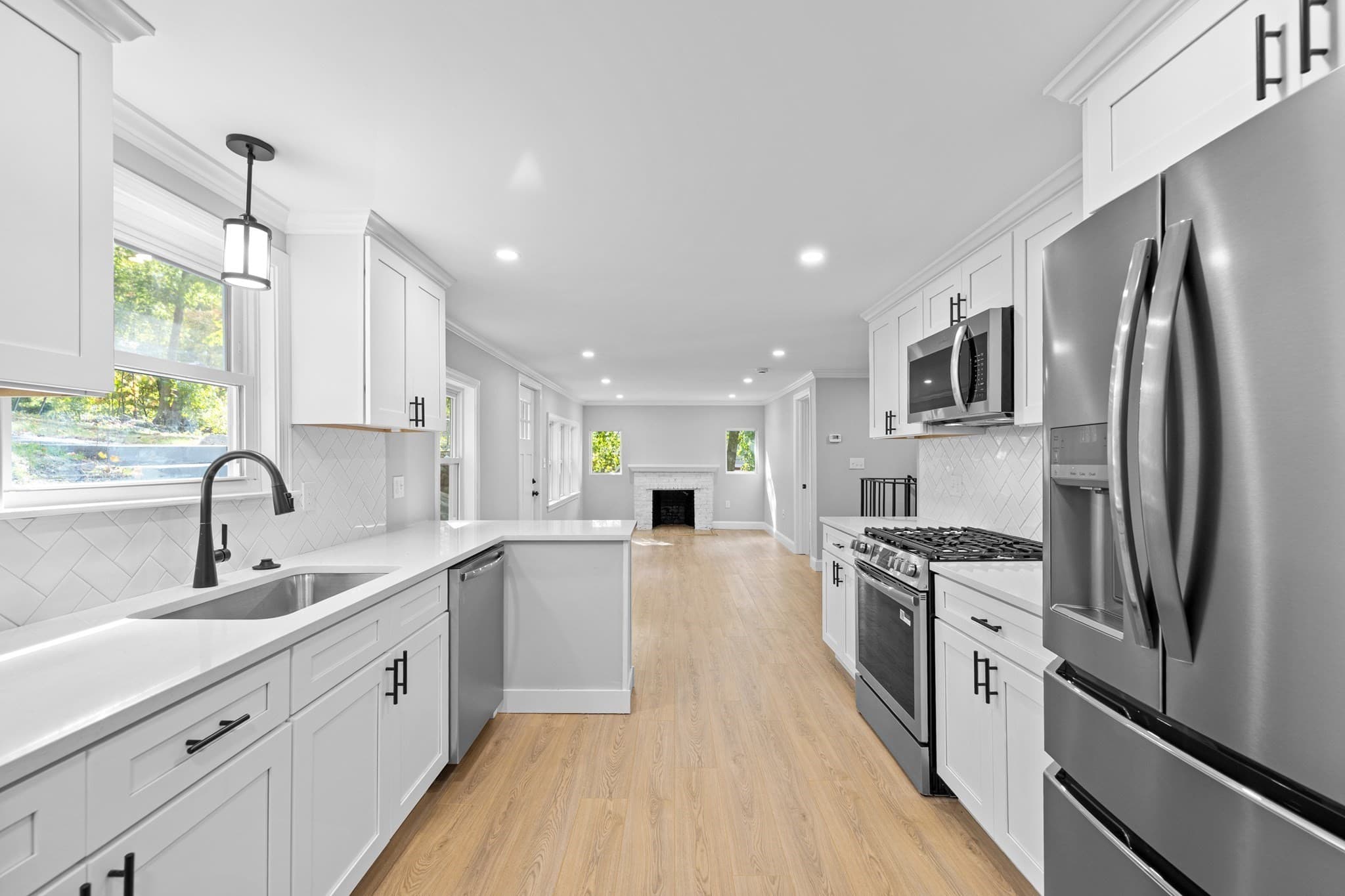 Single Family Residence at 9 Walden Pond Ave, Saugus MA 01906, Saugus, photo 5 of 42