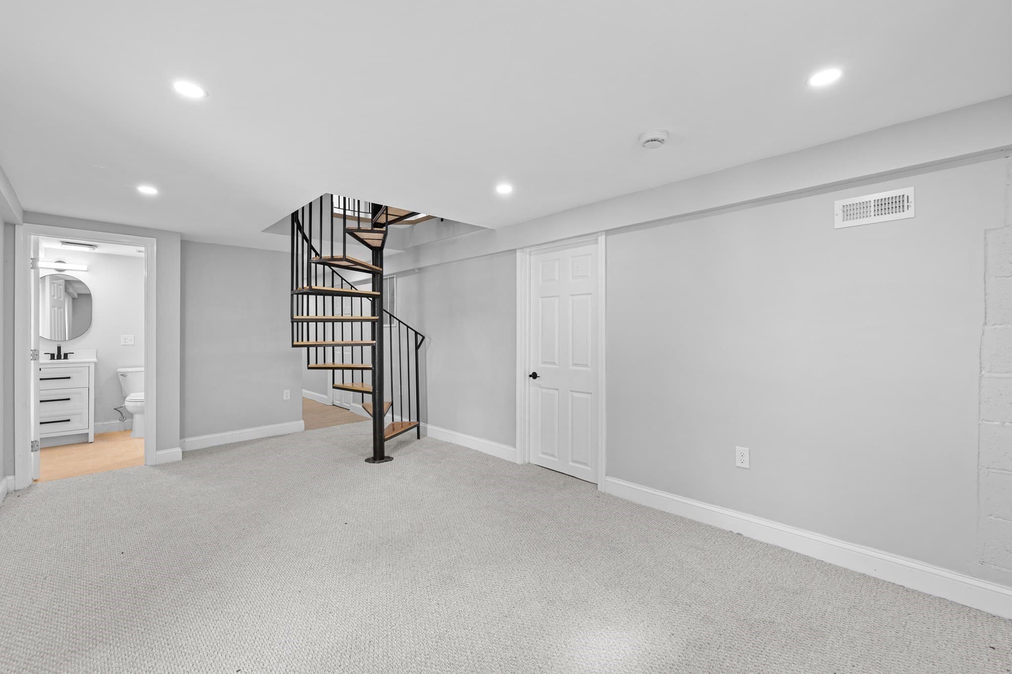 Single Family Residence at 9 Walden Pond Ave, Saugus MA 01906, Saugus, photo 29 of 42