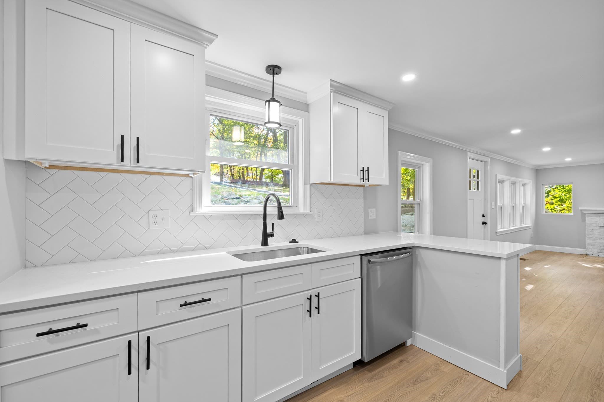 Single Family Residence at 9 Walden Pond Ave, Saugus MA 01906, Saugus, photo 8 of 42