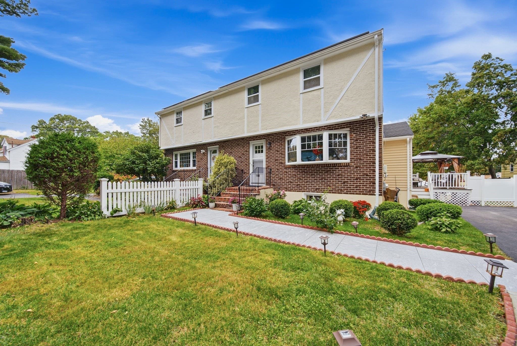 Condominium at 168 Old St. # R, Randolph MA 02368, Randolph, photo 2 of 21