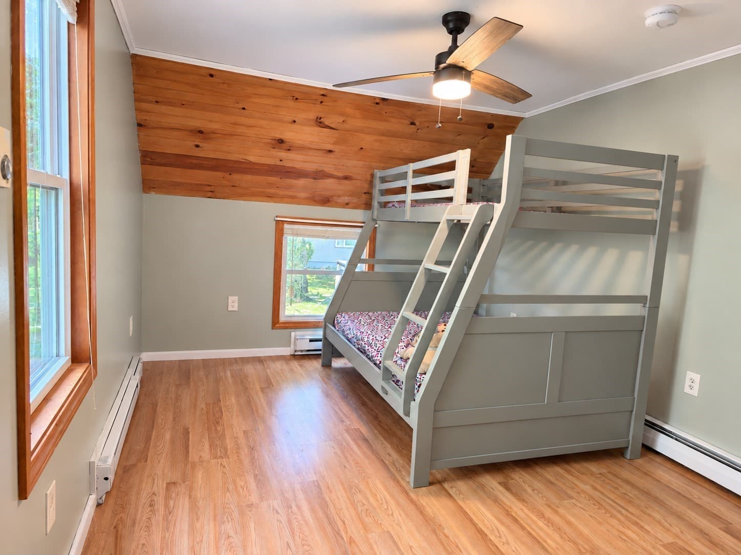 Single Family Residence at 32 Heroult Rd, Worcester MA 01606, Worcester, photo 23 of 34