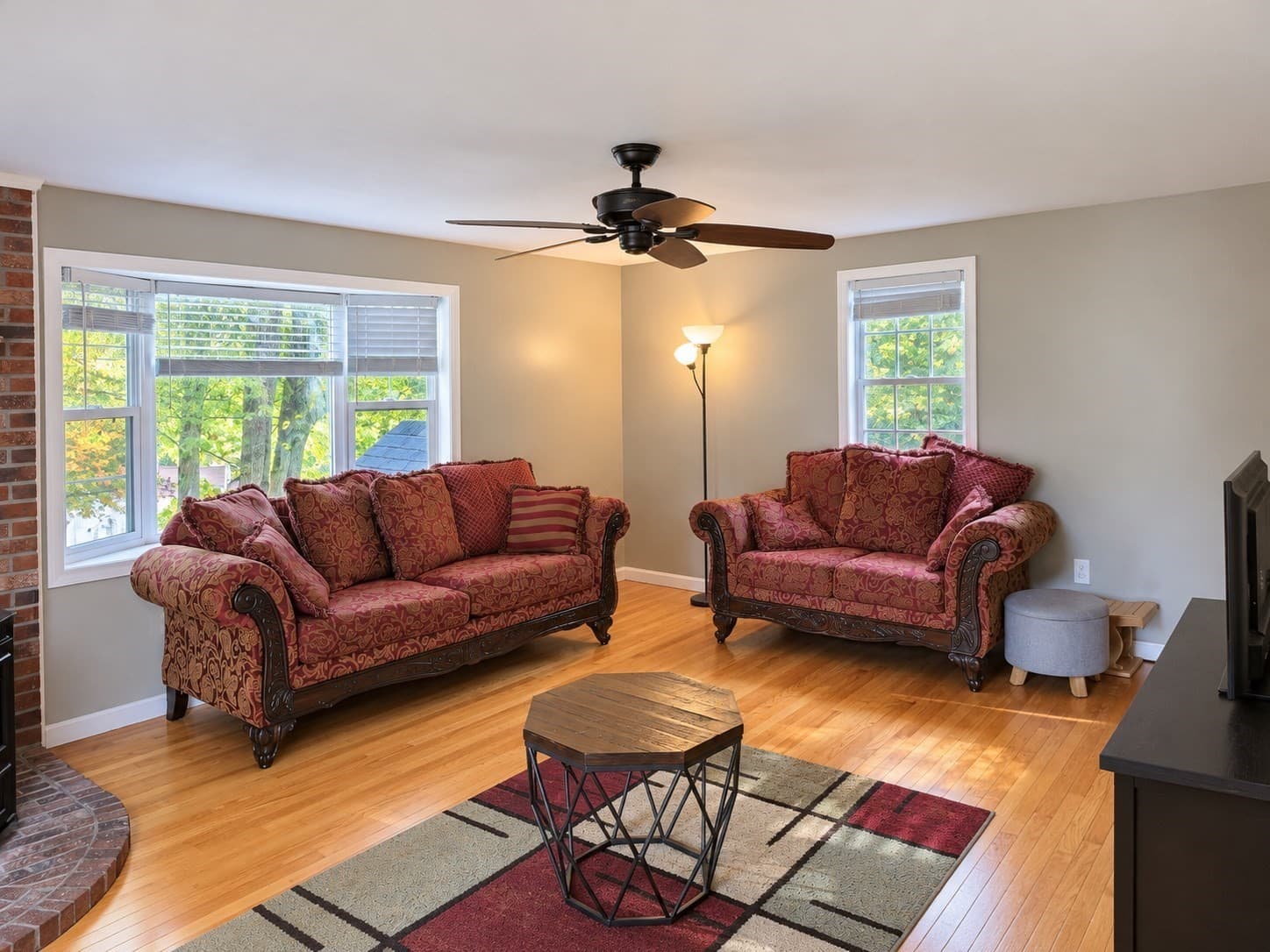 Single Family Residence at 32 Heroult Rd, Worcester MA 01606, Worcester, photo 3 of 34